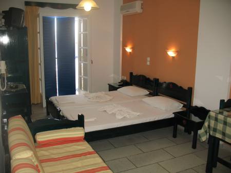 Naxos Studios Apartments Flora in Agia Anna